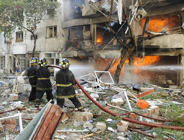 Impactantes imágenes de la terrible explosión del edificio en Rosario