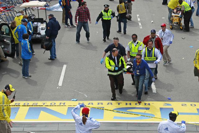 Son tres los muertos en Boston y confirman una tercera explosión