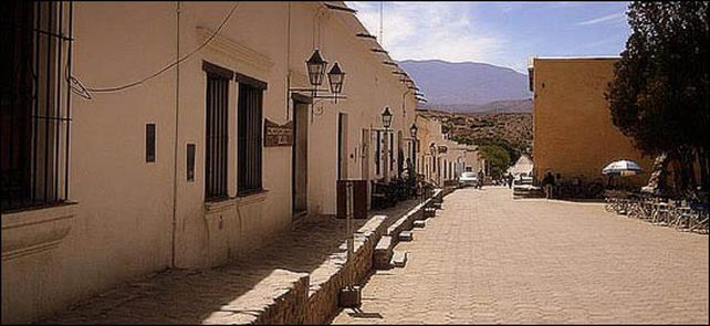 Postal. Una calle de la ciudad salteña