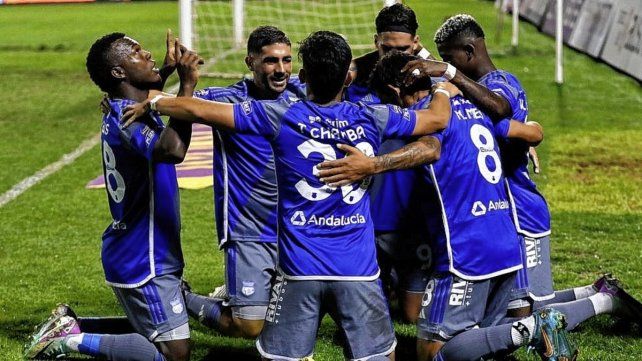Con un gol de un ex-Colón, Emelec arrancó derecho en Ecuador Con un gol de un ex-Colón, Emelec arrancó derecho en Ecuador