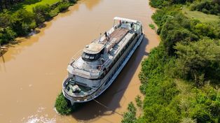 Próximo a zarpar. El Barco Ciudad de Rosario será llevado a un astillero para su restauración integral. Ahora, gran parte de su mobiliario será donado a una escuela en la isla, la comisaría y otras instituciones.