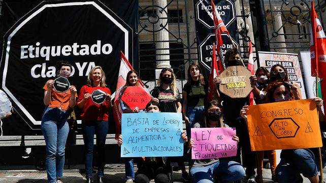 Ley de etiquetado frontal: Todos los supermercados incumplen la norma