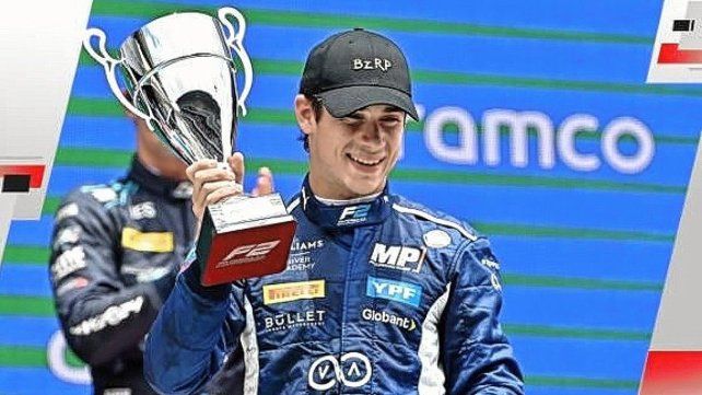 Franco Colapinto se subió al podio en España. Franco Colapinto se subió al podio en España.