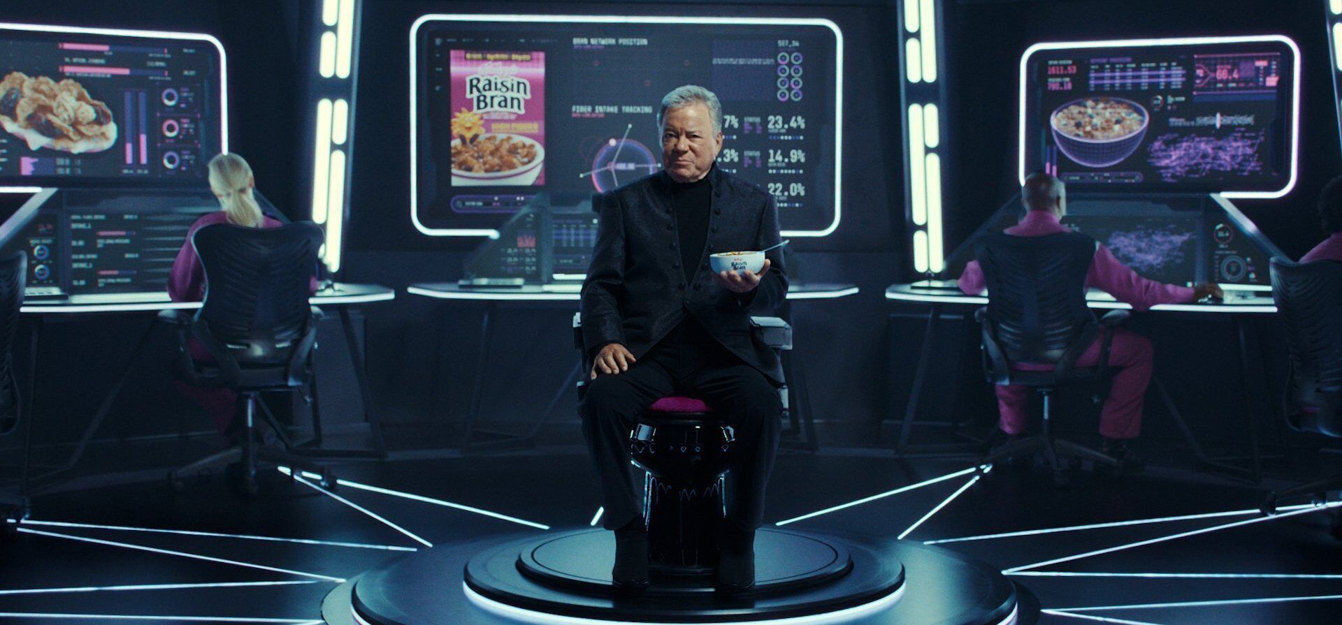Imagen proporcionada por Kellogg's muestra a William Shatner en el anuncio de fútbol americano de la NFL de Kellogg's Raisin Bran para el Super Bowl 2026. (Kellogg's vía AP) Imagen proporcionada por Kellogg's muestra a William Shatner en el anuncio de fútbol americano de la NFL de Kellogg's Raisin Bran para el Super Bowl 2026. (Kellogg's vía AP)