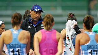 Carlos Retegui está actualmente al mando de Las Leonas, en el que es su tercer ciclo como DT en el seleccionado de damas.