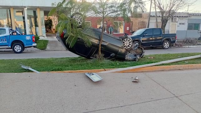 Este lunes&nbsp; por la mañana se registró un choque y vuelco en avenida Belgrano y Primero de Mayo
