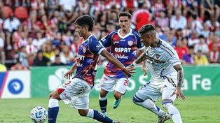 Unión suma cinco partidos seguidos sin perder con Boca en el 15 de Abril.