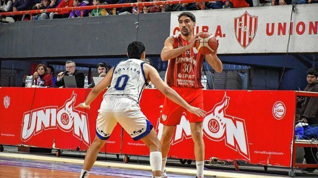 Unión perdió sobre el final ante Riachuelo y finalizó su temporada en la Liga Nacional de Básquet.