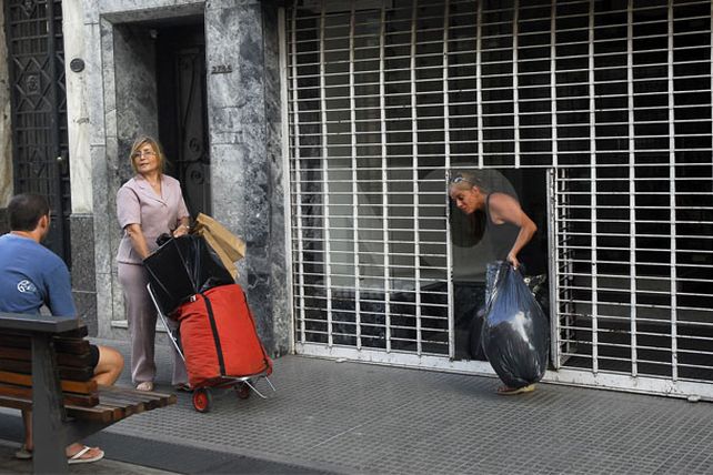 Por el costo de los alquileres, muchos comercios se van de la Peatonal