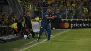 Jorge Almirón guardó mucho en el último partido y por eso se viene un Central con muchos cambios.