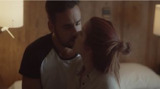 Lanzan el primer video clip porno de la historia del rock en español