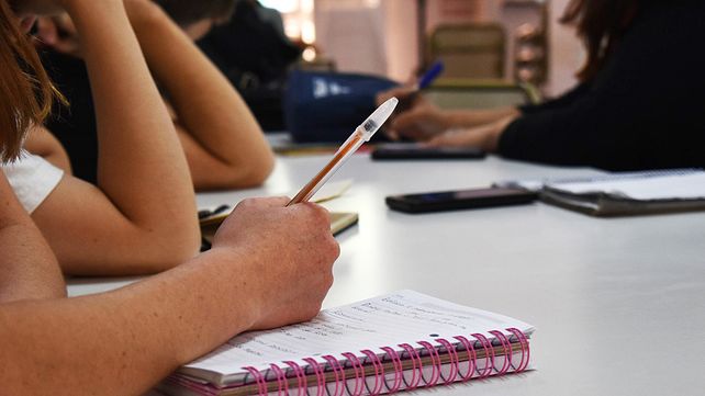 Está abierto el período de inscripción para sumarse al ciclo 2025 de UNER para más de 50 carreras gratuitas de grado y pregrado en nueve facultades