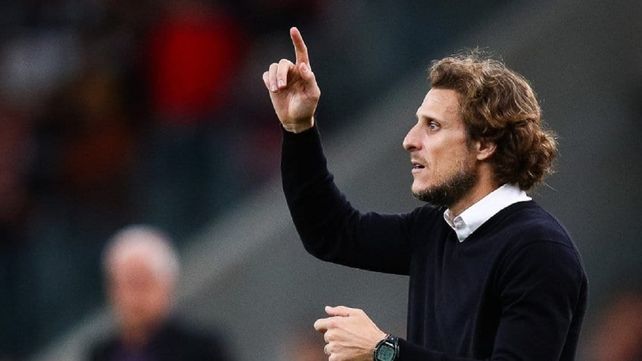 Diego Forlán fue despedido vía Zoom