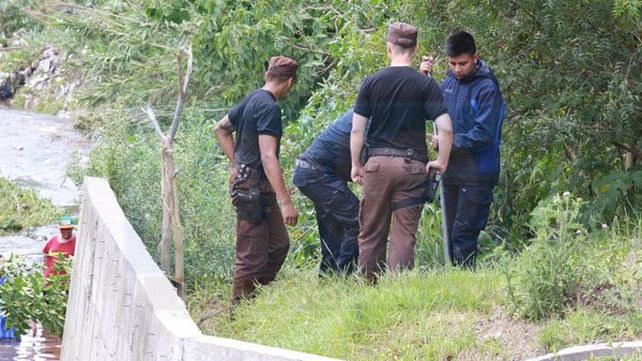 La policía suspendió la búsqueda de Fiorella en el arroyo Antoñico