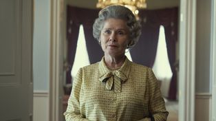 Imelda Staunton se pone en la piel de Isabel II, la reina que falleció en septiembre pasado.&nbsp; 