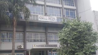 Rosatti traidor: la bandera en la sede del PJ que volvió a apuntar contra el juez de la Corte y exintendente de Santa Fe