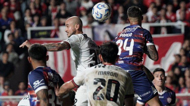 En el último enfrentamiento entre ambos, Unión y Newell's empataron 1-1 en Santa Fe.
