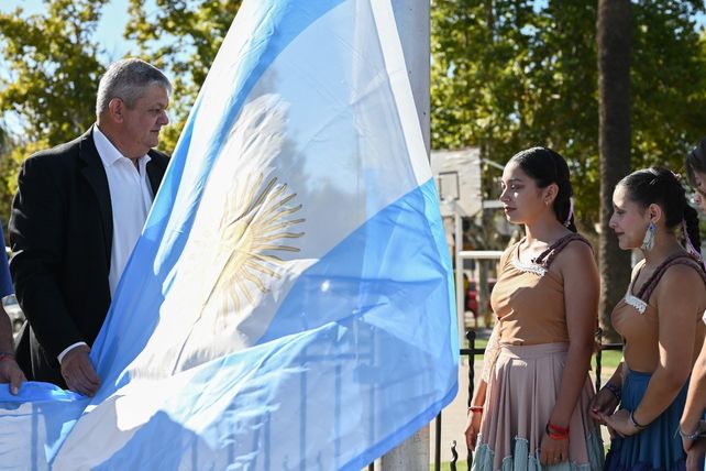 Villa Gobernador Gálvez celebró su 138° aniversario con acto oficial y reconocimientos a ciudadanos honoríficos