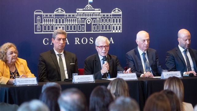 El ministro de Justicia y los jefes de la Corte