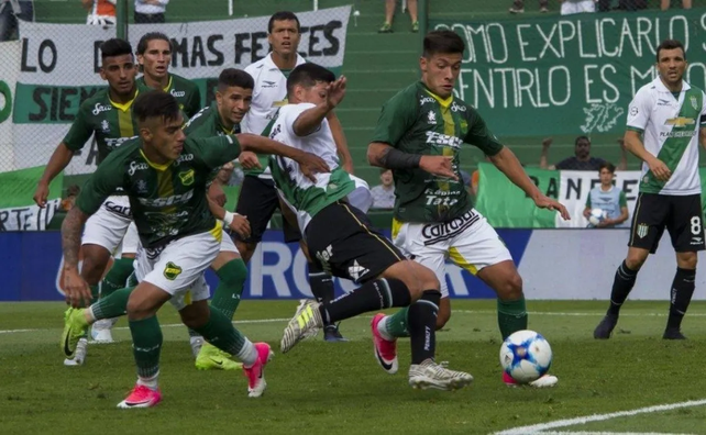 Defensa y Justicia y Banfield renuevan su ilusión en Florencio Varela Defensa y Justicia y Banfield renuevan su ilusión en Florencio Varela