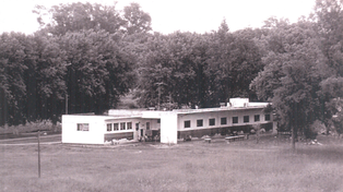 Imagen histórica del Pabellón de Internados de la Colonia de Oliveros, un hospital que en 2023 cumplirá 80 años.