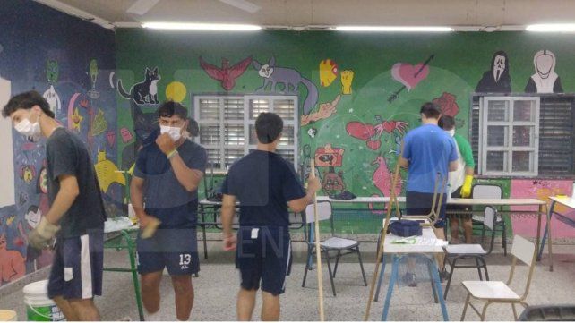 Paraná: equipo de la Selección Argentina de Sóftbol pintó y reacondicionó la escuela Guadalupe
