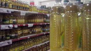 El precio del aceite en el escalón mayoristas se ubicó en $354,50 y en los comercios minoristas a $724,58, según relevó el Observatorio de Precios.
