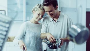 Las personas que están en pareja tienen más kilos extras