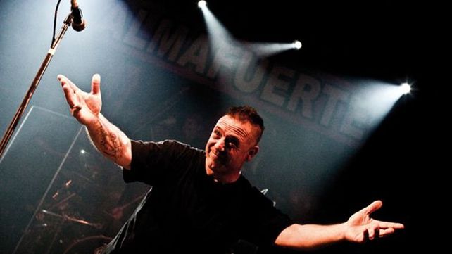 El músico había sido designado para cantar el Himno