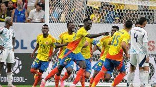 Colombia goleó a Costa Rica y se metió en cuartos de final.