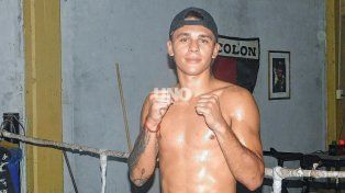 Alan David Crenz se prepara para hacer frente a su octava pelea en el campo rentado.