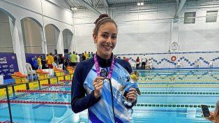 Malena Santillán se trajo dos medallas de plata del Mundial Escolar de natación.