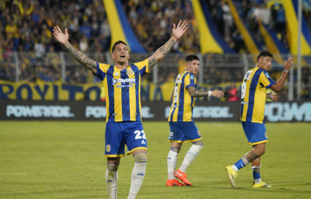Enzo Copetti anotó el primer gol de Central frente a Barracas Central