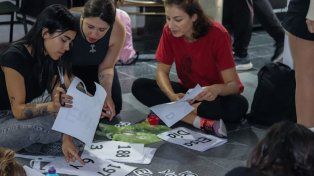 Un referente libertario subió un video para denunciar adoctrinamiento en facultades de Paraná. Los estudiantes dieron su versión de los hechos
