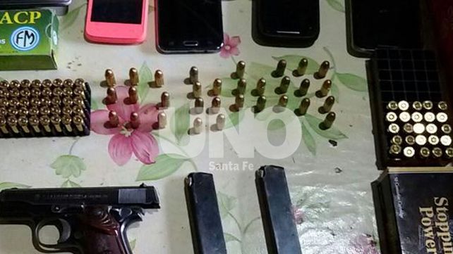 Detuvieron a 13 personas en 17 allanamientos por robo de motos y venta de armas Detuvieron a 13 personas en 17 allanamientos por robo de motos y venta de armas