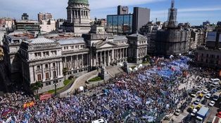 Paro docente: multitudinaria marcha de maestros al ministerio de Educación