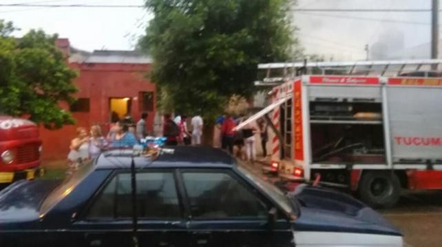 Un hombre perdió la vida al intentar rescatar a sus gatitos de su casa en llamas.