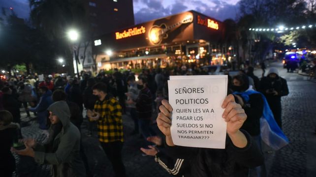 Representantes de actividades comerciales rechazan las medidas dispuestas.