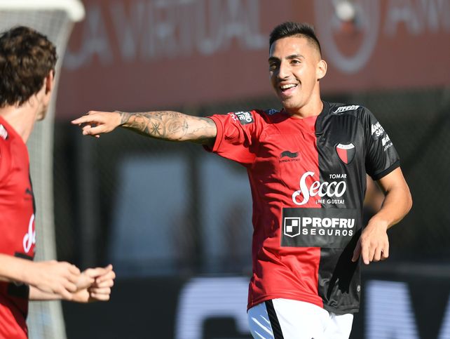 Colón recuperó la memoria ante Chacarita y vuelve a soñar con las copas