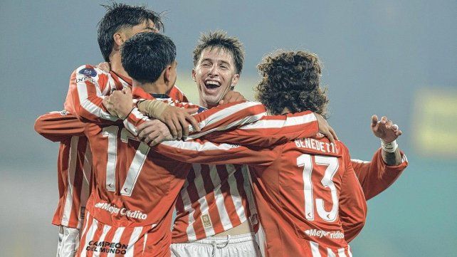 Estudiantes venció a Barracas Central y está en cuartos de final de la Copa Argentina.