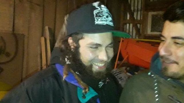 Se conocieron nuevas fotos de Santiago Maldonado antes de su desaparición