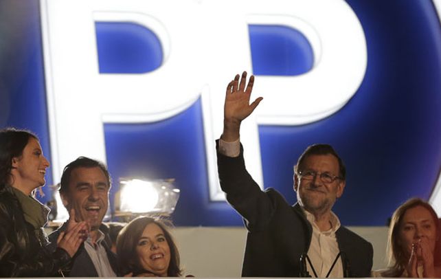 Complicada victoria. Los conservadores perdieron un tercio de su electorado. Lograr alianzas será muy difícil tanto para el PP como para el PSOE.