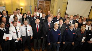 La provincia entregará aportes económicos a bomberos voluntarios