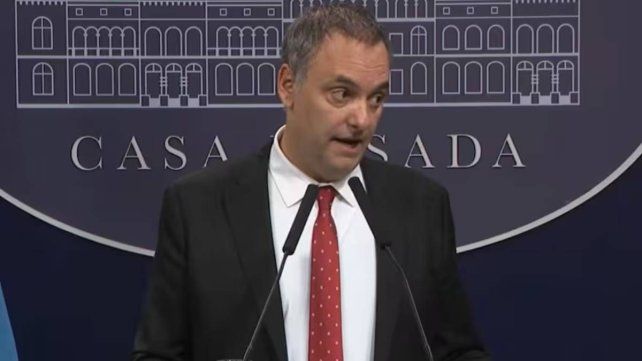 La Justicia confirmó que Manuel Adorni viajó a Aruba en primera clase junto a su familia. La Justicia confirmó que Manuel Adorni viajó a Aruba en primera clase junto a su familia.