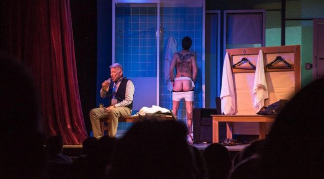 Las imágenes del desnudo de Mariano Martínez en teatro