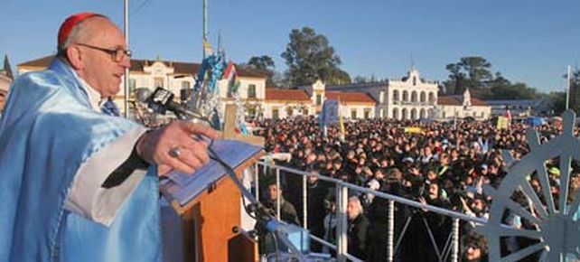 Bergoglio en Luj&aacute;n: El pueblo necesita aprender a escuchar y ser escuchado