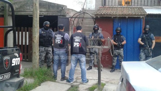 Allanamientos en barrios de Santa Fe: 11 arrestados y secuestro de armas y droga
