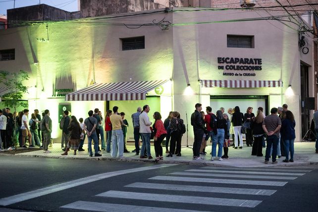 Una esquina que invita a pispear la historia local a través de los objetos