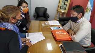 Florencia Chichi es paciente y voluntaria de ALCEM y fue recibida en el Concejo Deliberante de Concepción del Uruguay.