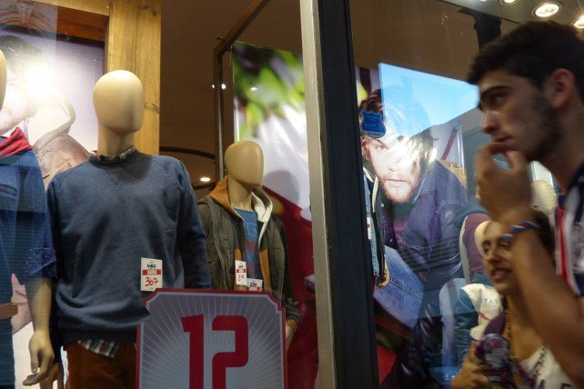 Las ventas de los comercios minoristas cayeron por sexto mes consecutivo